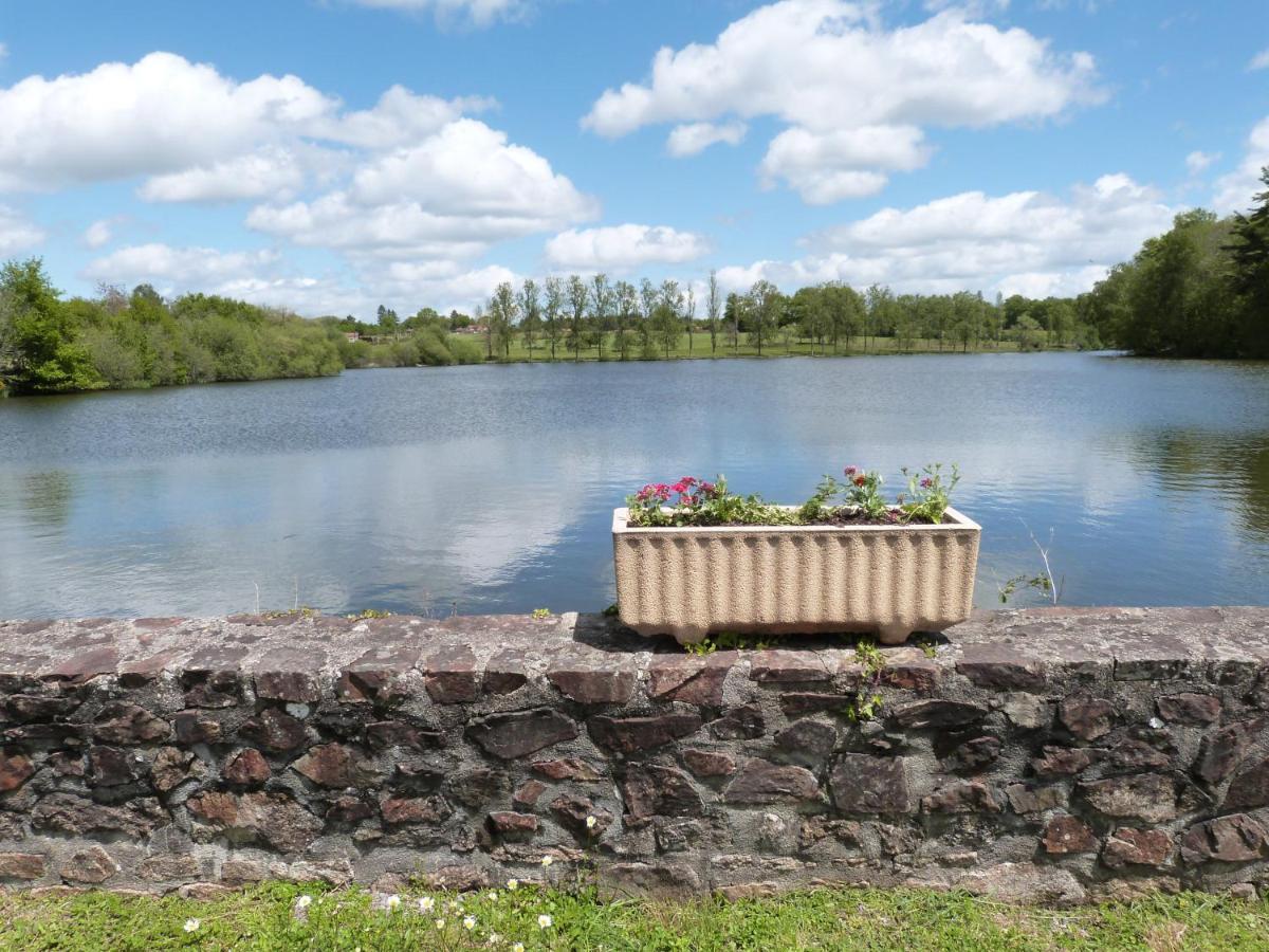 Domaine Des Hameaux Du Lac - Bg Saint-Pardoux-lʼOrtigier 外观 照片