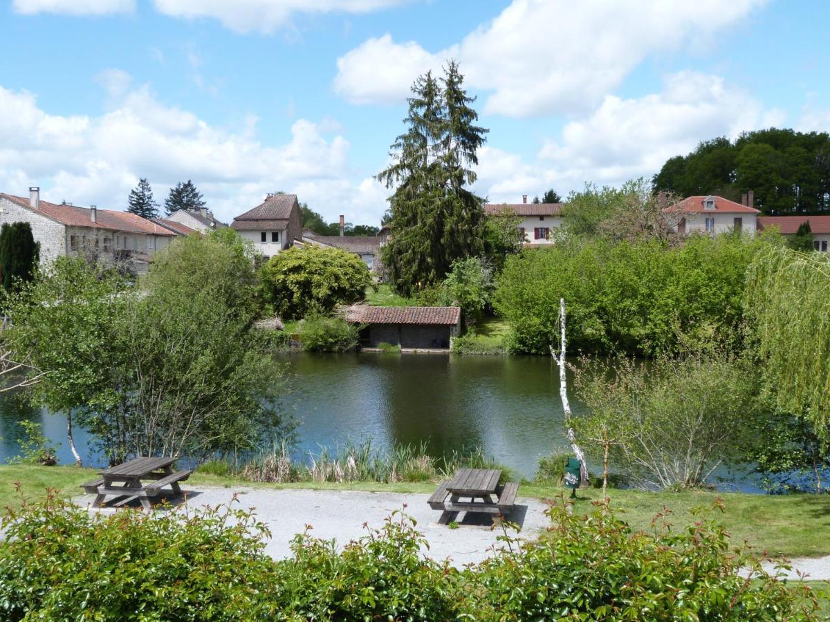 Domaine Des Hameaux Du Lac - Bg Saint-Pardoux-lʼOrtigier 外观 照片